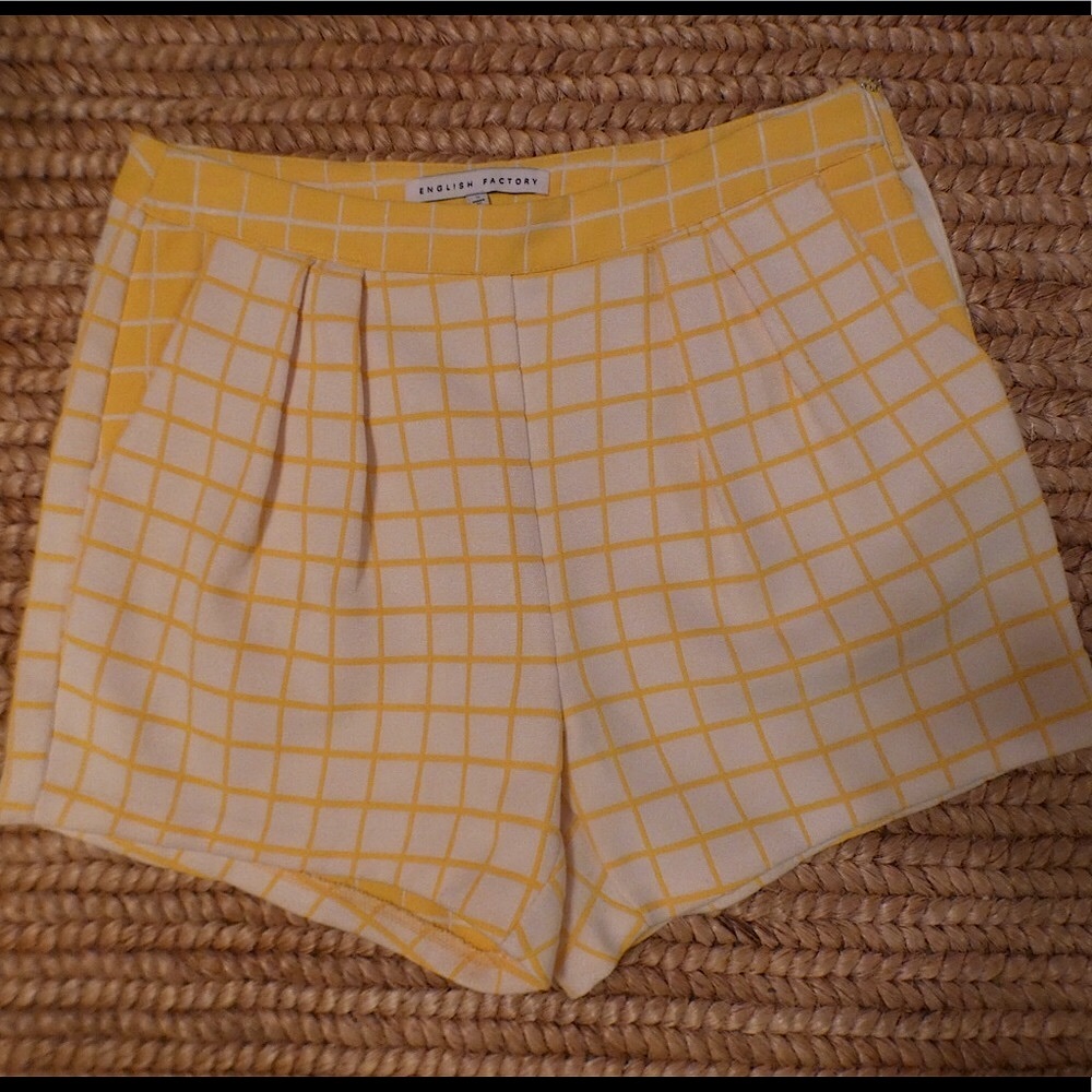 Cute yellow, checked shorts! Front pleat & pockets